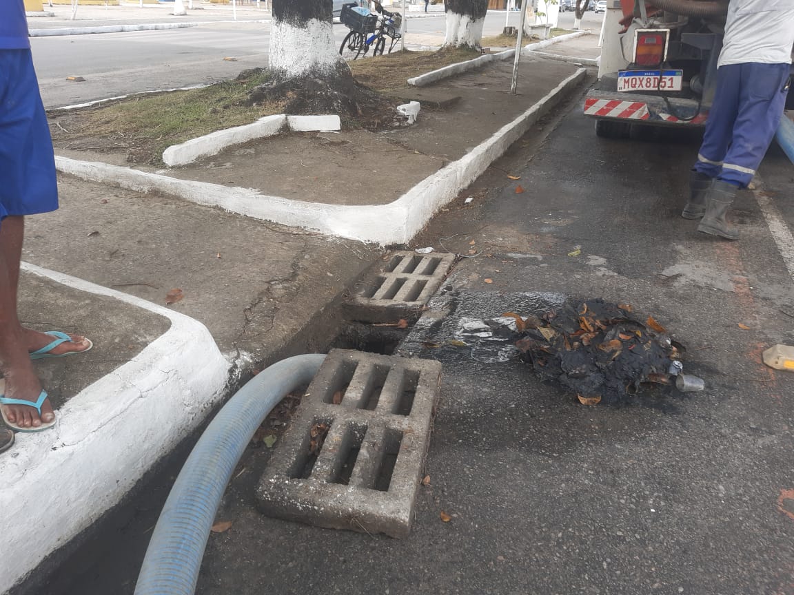 Limpeza Em Esgotos E Galerias Pluviais